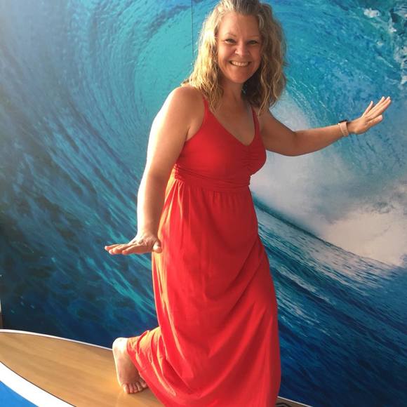 Meet your Posher, Shelly - Picture 1 of 2